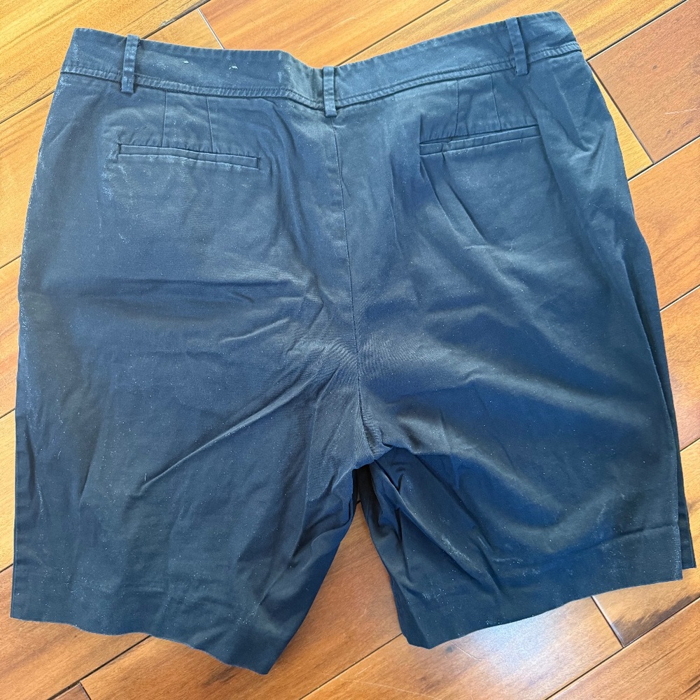 Women's Talbots Perfect Short BLACK size 18 - Picture 2 of 3